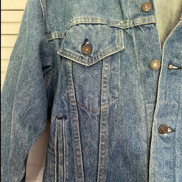Levi’s Jean Jacket- Mens - Picture 2 of 5